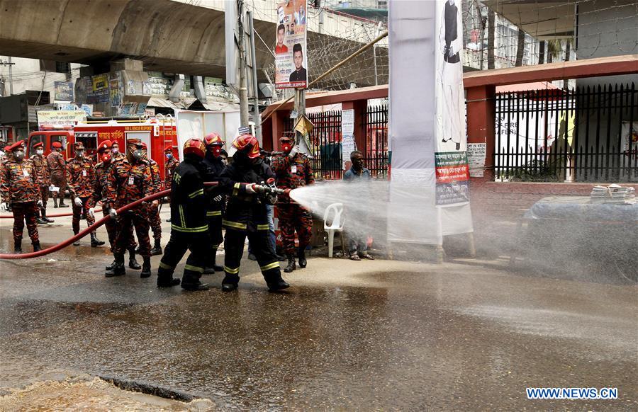 BANGLADESH-DHAKA-COVID-19-ROAD DISINFECTION