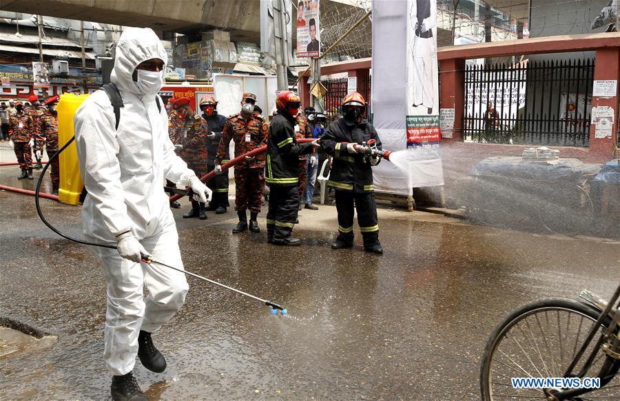 BANGLADESH-DHAKA-COVID-19-ROAD DISINFECTION
