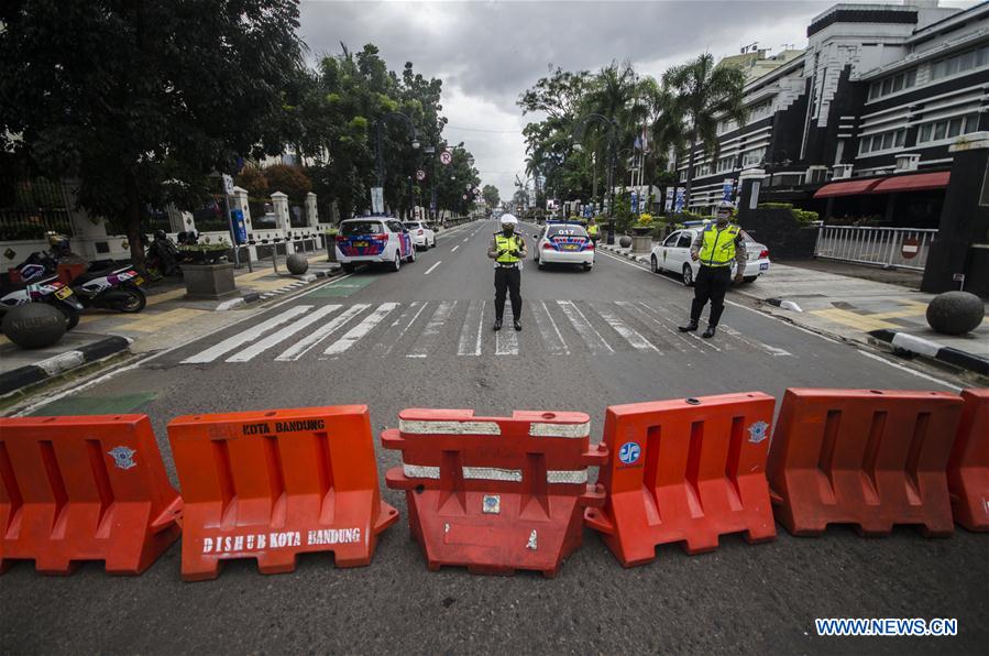 INDONESIA-BANDUNG-COVID-19