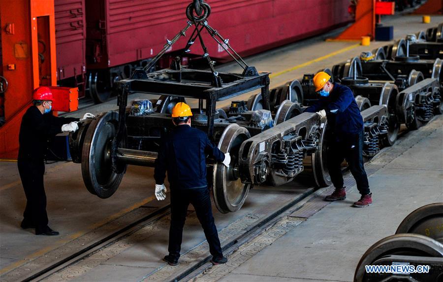CHINA-INNER MONGOLIA-TRANSIT FREIGHT TRAIN-WHEEL REPLACEMENT (CN)