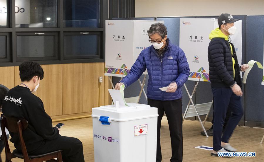 SOUTH KOREA-COVID-19-PARLIAMENTARY ELECTION