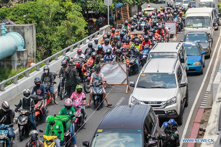 PHILIPPINES-LAS PINAS-COVID-19-COMMUNITY QUARANTINE CHECKPOINT