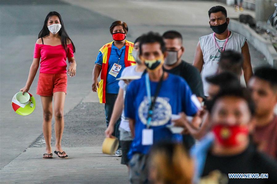 PHILIPPINES-QUEZON CITY-COVID-19- ARMED FORCES-MOBILE KITCHEN-FREE MEALS