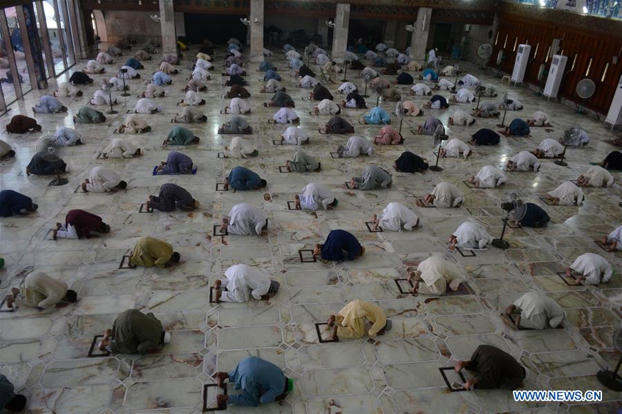 PAKISTAN-LAHORE-RAMADAN-PRAYERS