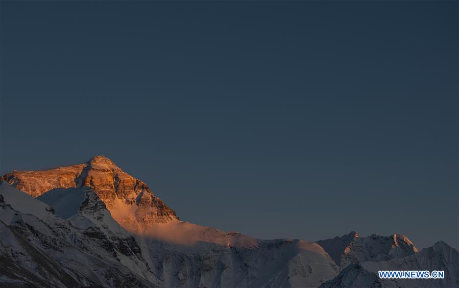 (InTibet)CHINA-TIBET-MOUNT QOMOLANGMA-SUNSET SCENERY (CN)