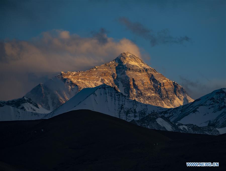 (InTibet)CHINA-TIBET-MOUNT QOMOLANGMA-SUNSET SCENERY (CN)