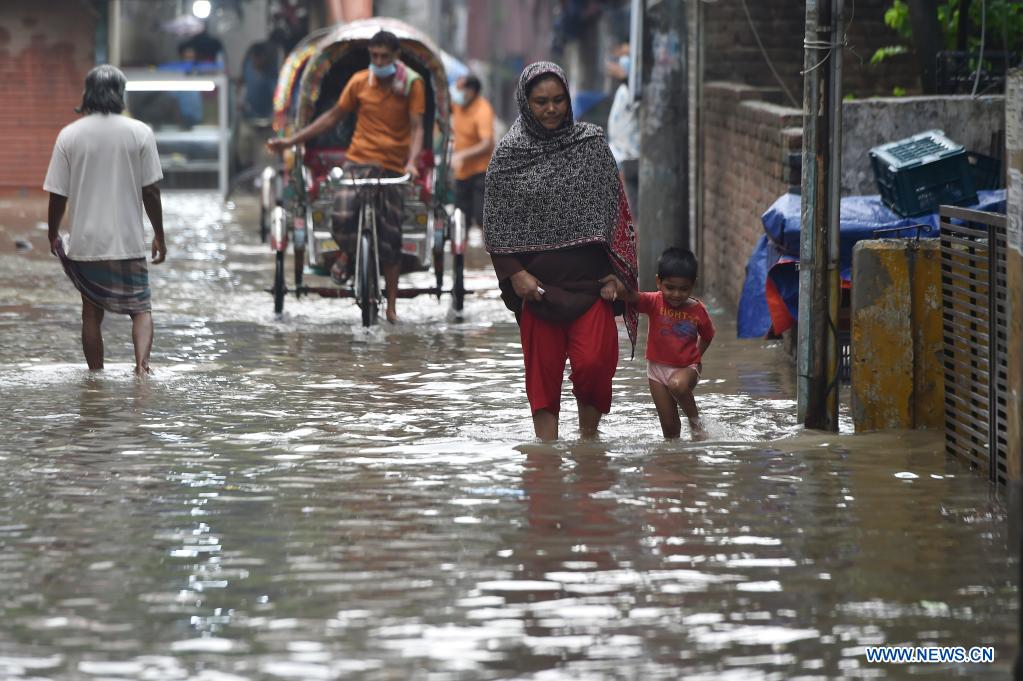 Heavy rain lashes Bangladeshi capital Xinhua English.news.cn