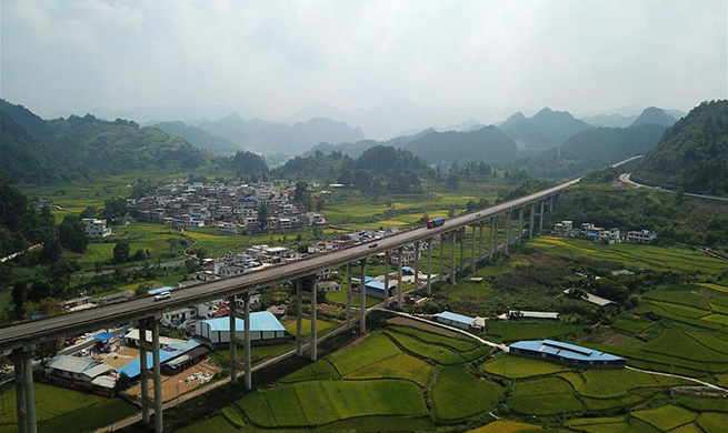 Scenery along Lanzhou-Haikou Expressway in China's Guizhou