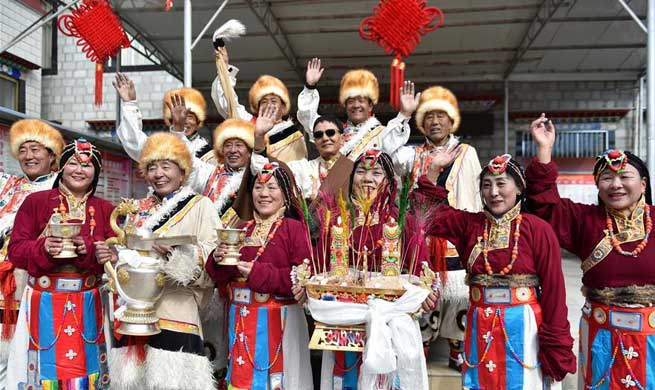 People celebrate Tibetan New Year, Spring Festival in Lhasa