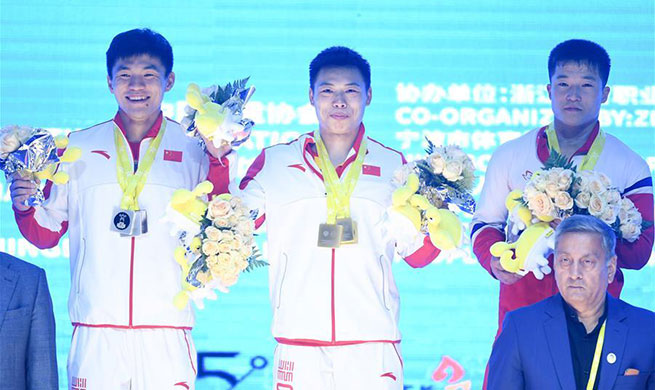 Chen Lijun wins gold at Asian Weightlifting Championships