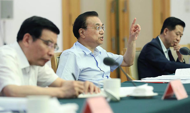 Premier Li stresses tax, fee cuts to stimulate market vitality