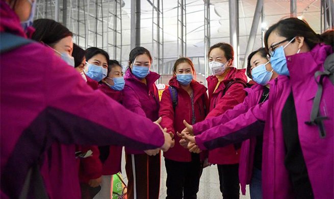 Xinjiang sends 2nd batch of medics to Wuhan