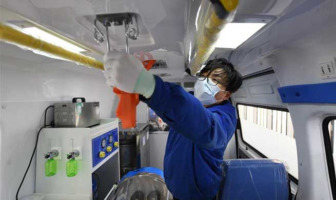 Motor company rushes to make negative pressure ambulances in Wuxi