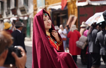 Tibet enters peak tourism season