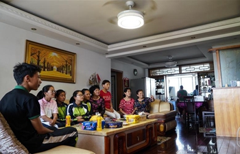 "Voluntary mother group" offers care for Tibetan students studying in Nanchang