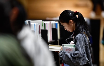 People spend National Day holiday at bookstores, libraries in Xining, China's Qinghai