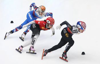 Highlights of women's 1,000 meters second race at ISU World Cup Short Track
