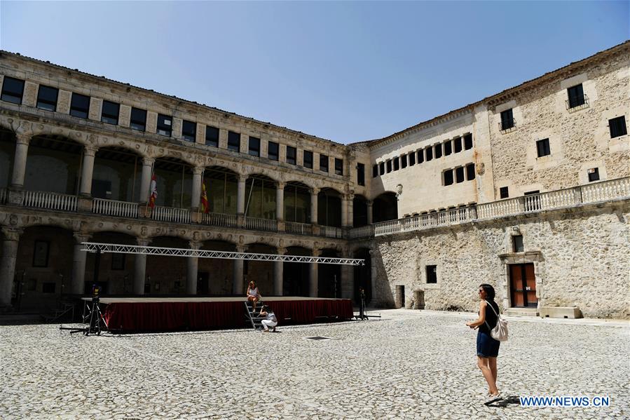 SPAIN-SEGOVIA-CUELLAR-CASTLE-VIEWS