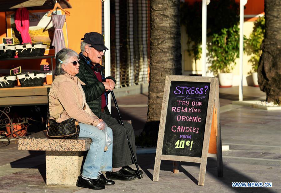 SPAIN-ANDALUSIA-MARBELLA-SEASHORE-WINTER-SUNSHINE