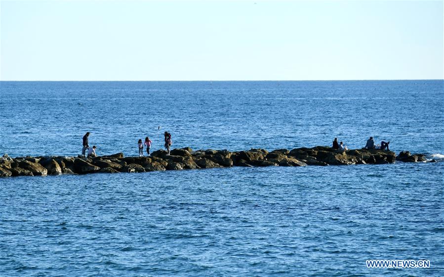 SPAIN-ANDALUSIA-MARBELLA-SEASHORE-WINTER-SUNSHINE