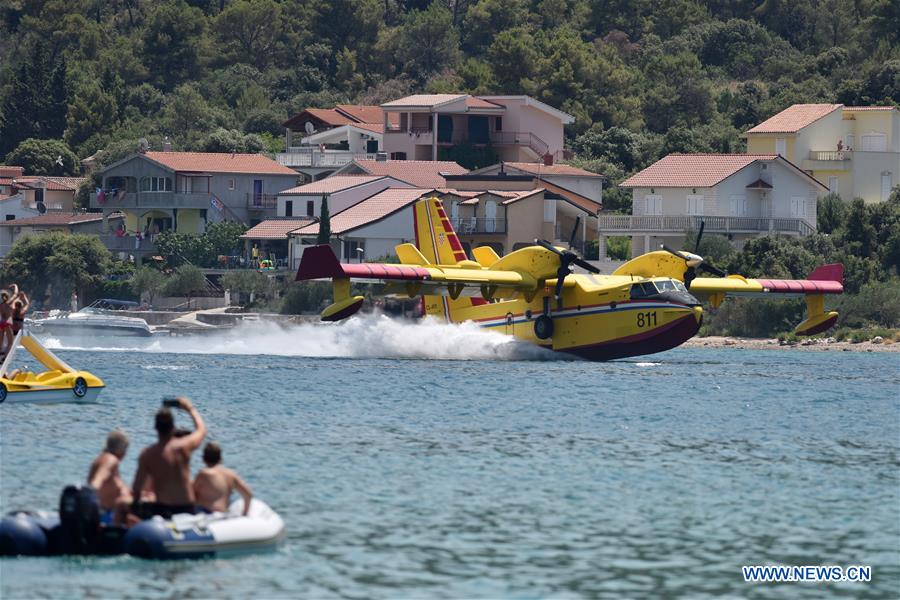 CROATIA-GREBASTICA-CANADAIR PLANES