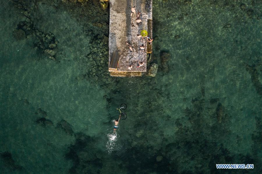 GREECE-ATHENS-SUMMER-LIFESTYLE-WATER JUMP BMX DAY 2019