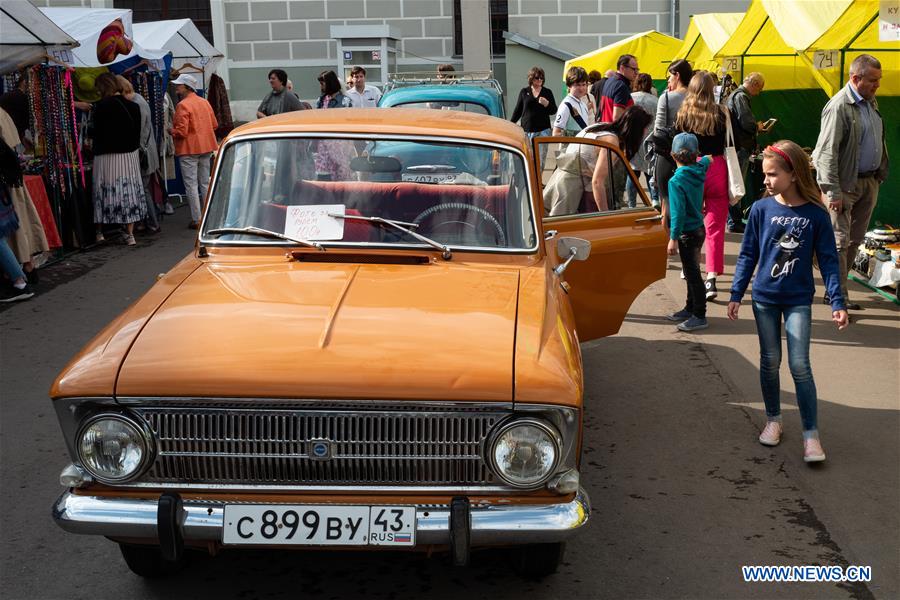 RUSSIA-MOSCOW-VINTAGE FAIR
