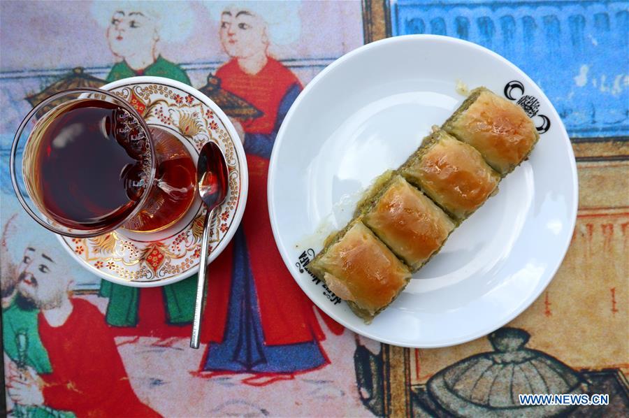 TURKEY-ISTANBUL-FOOD-BAKLAVA