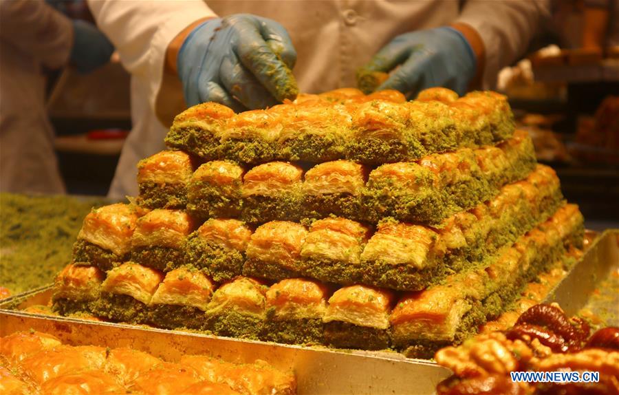 TURKEY-ISTANBUL-FOOD-BAKLAVA