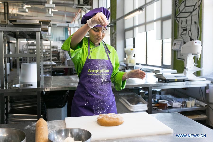 RUSSIA-MOSCOW-CAKE-MEDOVIK