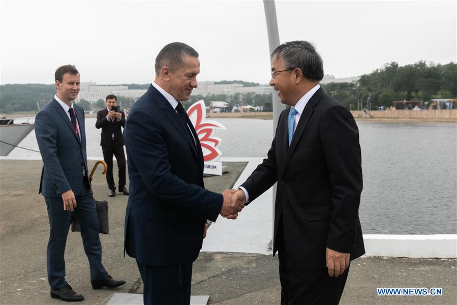 RUSSIA-VLADIVOSTOK-CHINA-HU CHUNHUA-TRUTNEV-MEETING