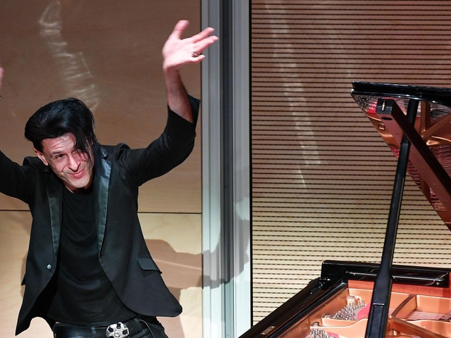 Music: Ezio Bosso says he will no longer play Composer has neurodegenerative illness, will continue to conduct