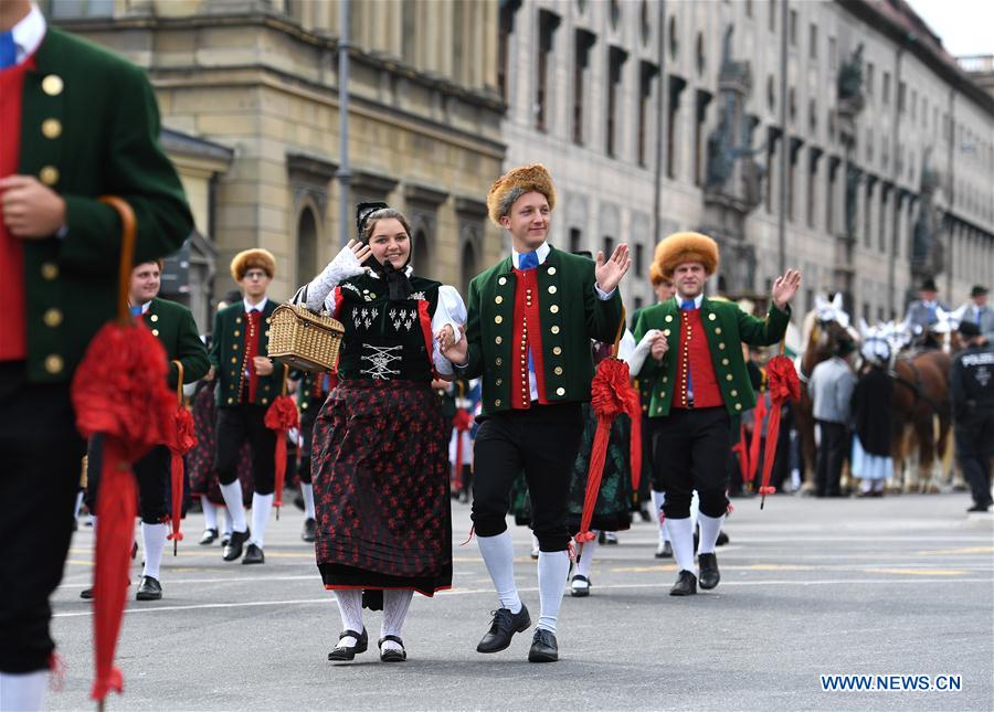GERMANY-MUNICH-OKTOBERFEST-PARADE