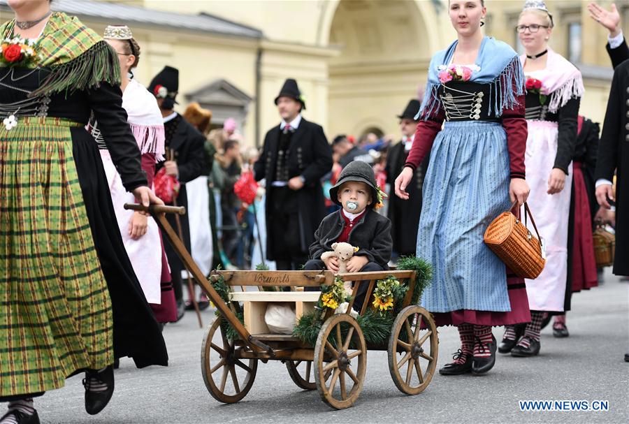 GERMANY-MUNICH-OKTOBERFEST-PARADE