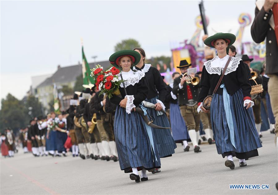 GERMANY-MUNICH-OKTOBERFEST-PARADE