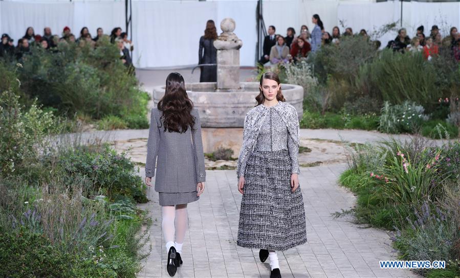 FRANCE-PARIS-FASHION WEEK-CHANEL-HAUTE COUTURE