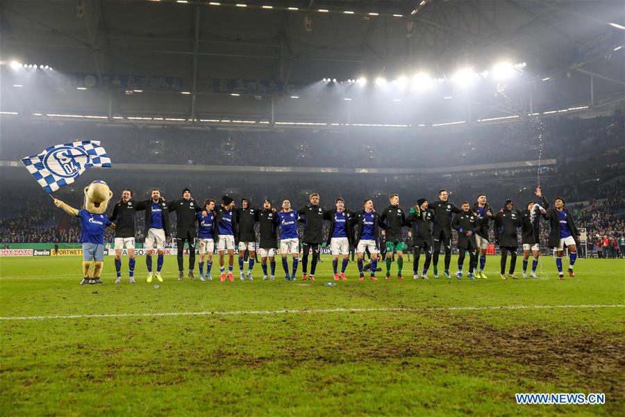 (SP)GERMANY-GELSENKIRCHEN-SOCCER-GERMAN CUP-SCHALKE 04 VS HERTHA BSC