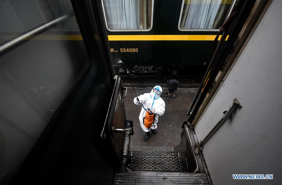 CHINA-SHAANXI-CORONAVIRUS-PREVENTION AND CONTROL-TRAINS-DISINFECTION (CN)