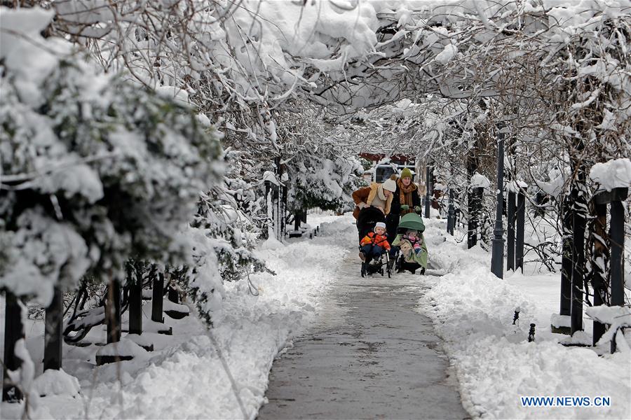 ROMANIA-BUCHAREST-SNOW