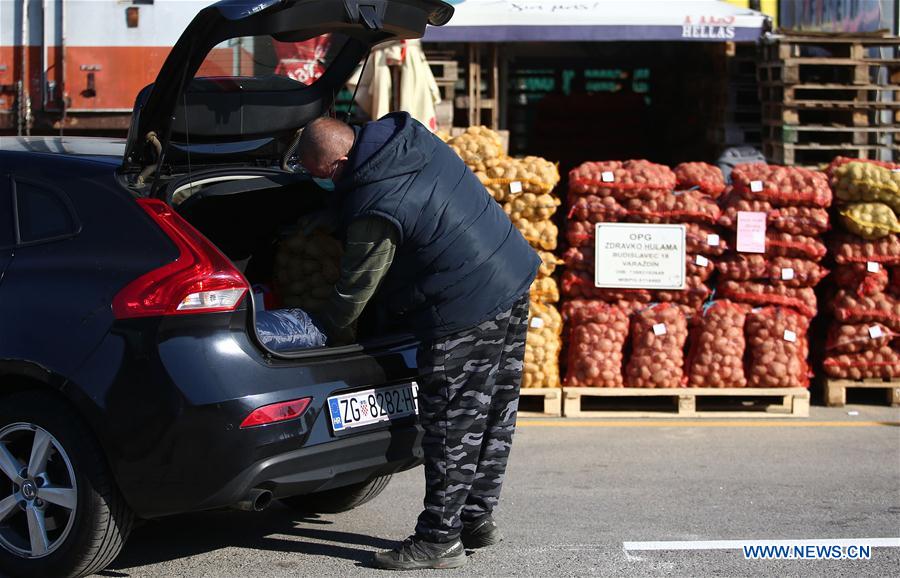 CROATIA-ZAGREB-COVID-19-DRIVE-IN MARKET