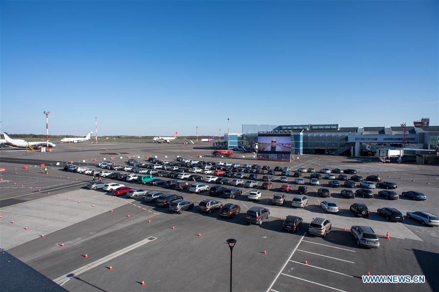LITHUANIA-VILNIUS-COVID-19-AIRPORT-DRIVE-IN THEATER