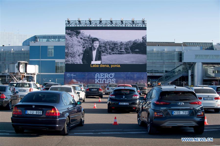 LITHUANIA-VILNIUS-COVID-19-AIRPORT-DRIVE-IN THEATER