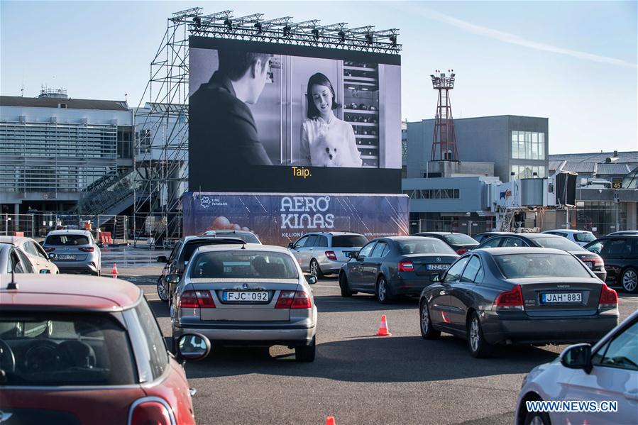LITHUANIA-VILNIUS-COVID-19-AIRPORT-DRIVE-IN THEATER