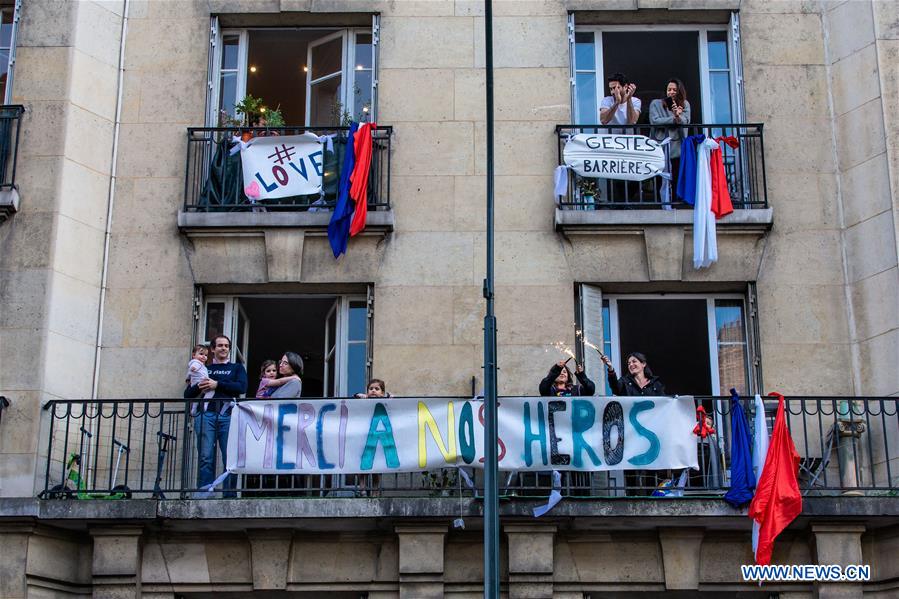FRANCE-SAINT-MANDE-COVID-19-TRIBUTE