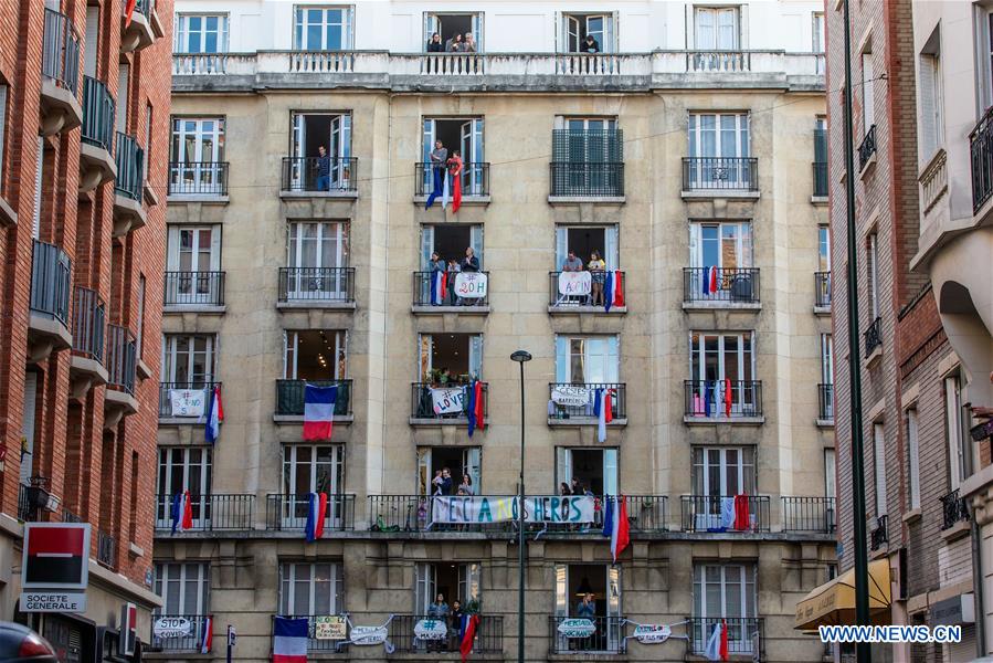 FRANCE-SAINT-MANDE-COVID-19-TRIBUTE