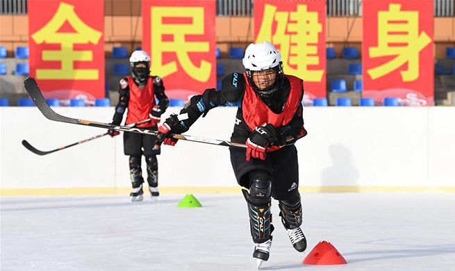 Pic story: first campus ice hockey team in Xinjiang's Altay