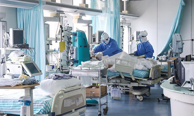 Pic story: couple fight in battle against epidemic