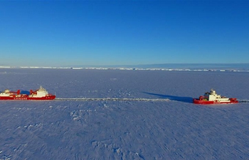 Xuelong and Xuelong 2 sail at new broken-through path in Antarctica