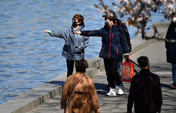 People enjoy leisure time in Tianjin