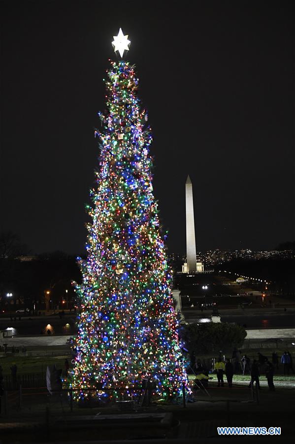 U.S.-WASHINGTON D.C.-CAPITOL CHRISTMAS TREE-LIGHTING